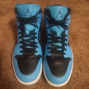 Jordan 1 Mid (University Blue and Black) Men's size 14